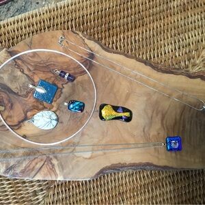 Sterling silver Omega necklace (16 “ extends to 18 “) multiple drops